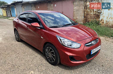 Седан Hyundai Accent 2013 в Кривому Розі