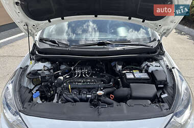 Седан Hyundai Accent 2013 в 