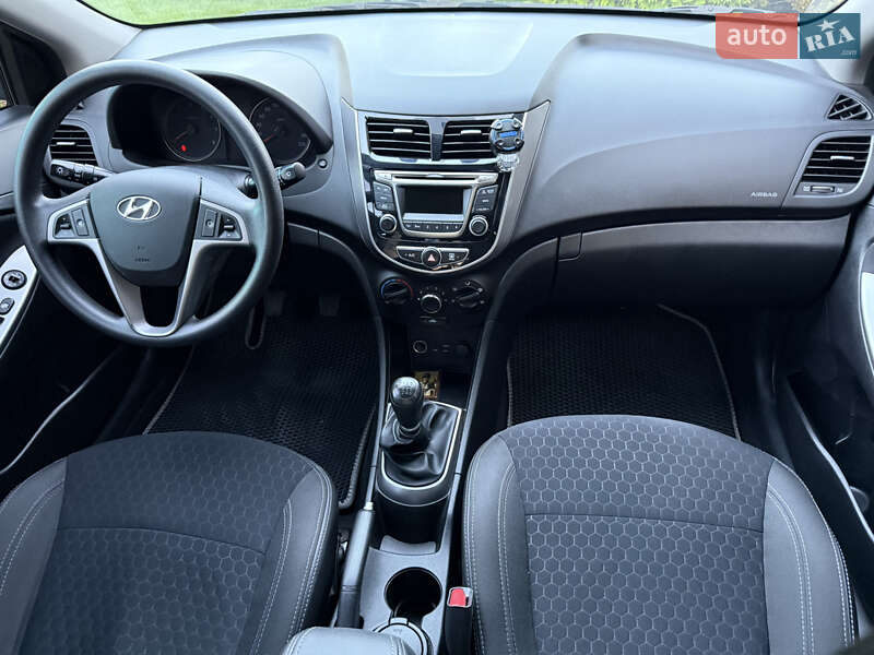Седан Hyundai Accent 2019 в Днепре