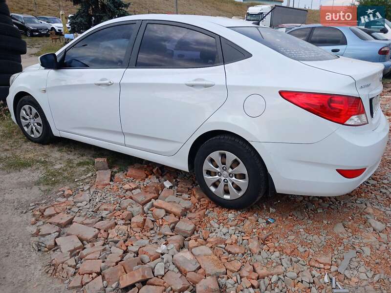 Седан Hyundai Accent 2017 в Киеве