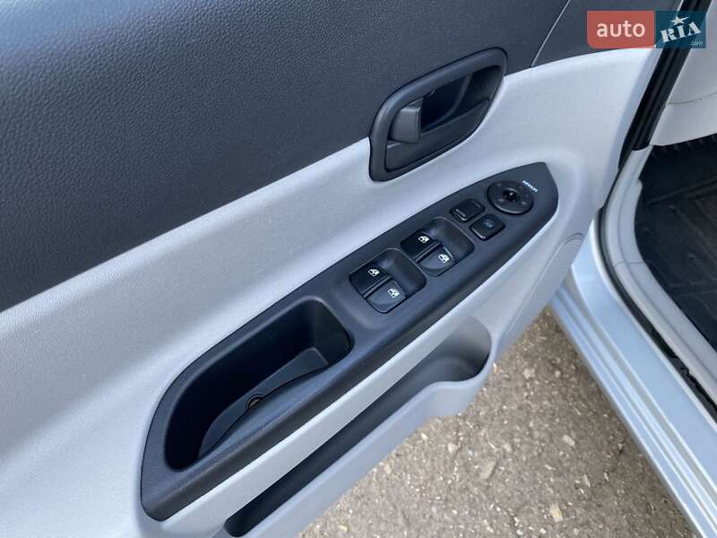 Седан Hyundai Accent 2008 в Путивле
