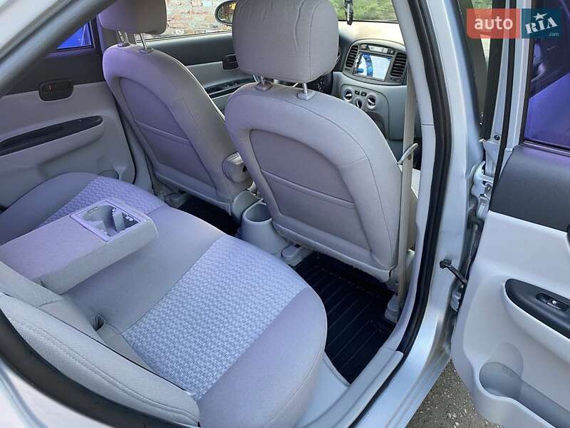 Седан Hyundai Accent 2008 в Путивле
