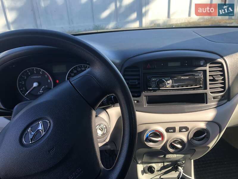 Седан Hyundai Accent 2008 в Ирпене