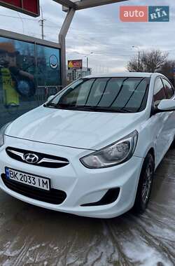 Седан Hyundai Accent 2012 в Рівному