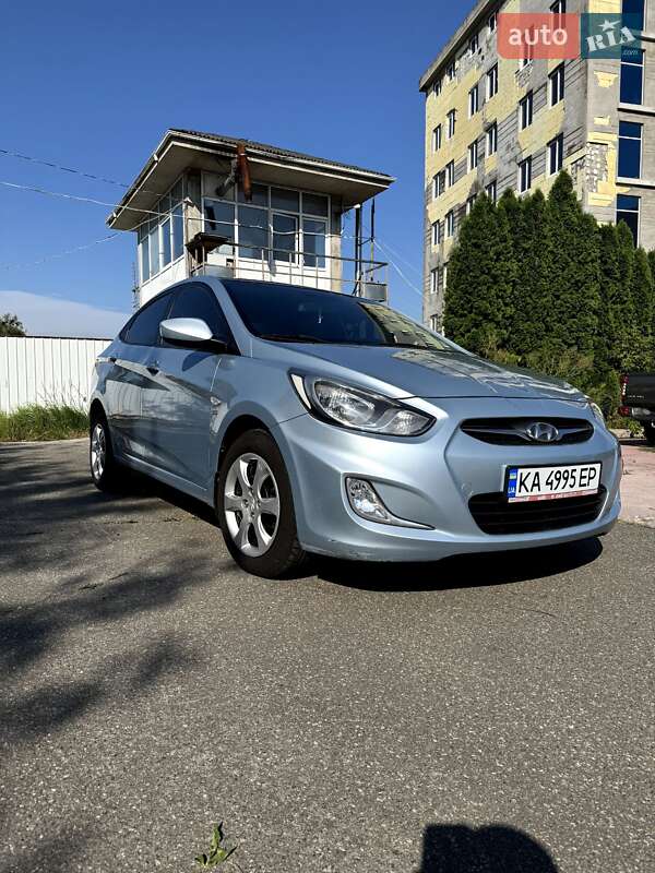 Hyundai Accent 2011