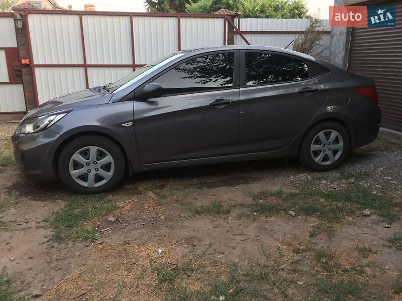 Седан Hyundai Accent 2014 в Кривому Розі
