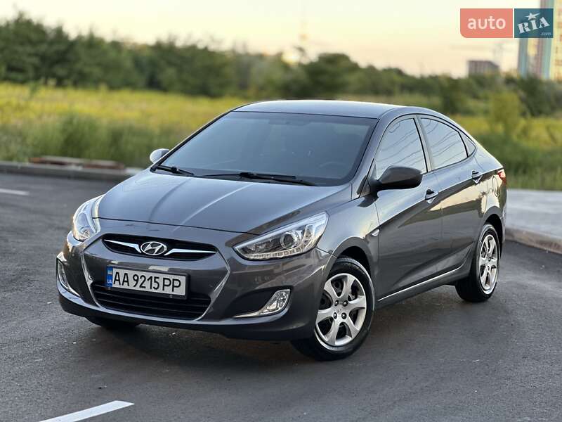 Hyundai Accent 2013