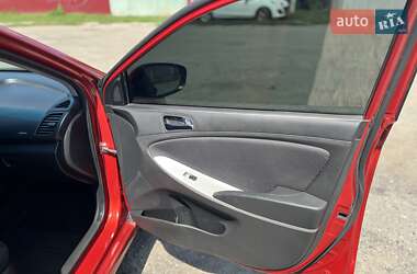 Седан Hyundai Accent 2012 в 
