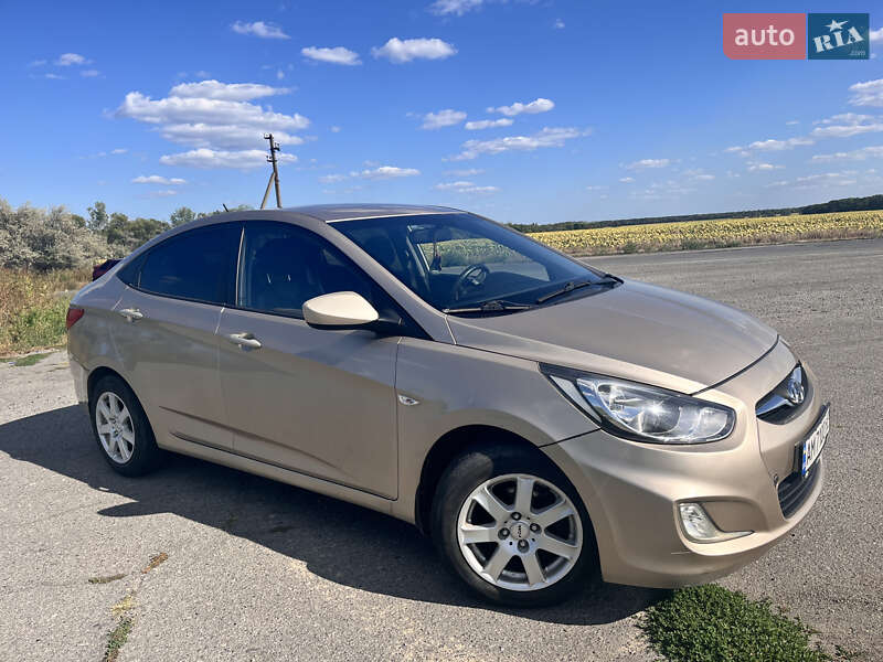 Седан Hyundai Accent 2011 в Днепре