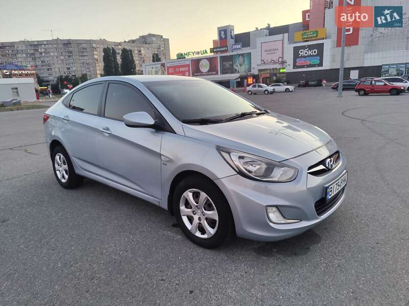 Hyundai Accent 2011