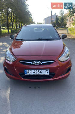 Седан Hyundai Accent 2011 в Мукачево