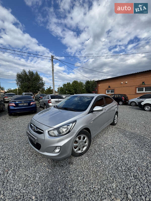 Hyundai Accent 2011