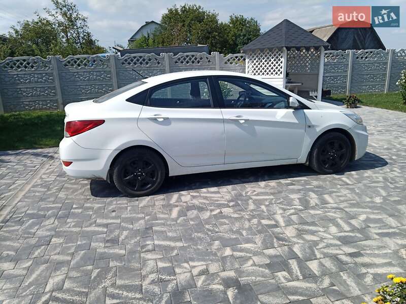 Седан Hyundai Accent 2013 в Остроге фото 9 Седан Hyundai Accent 2013 в Остроге