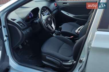 Седан Hyundai Accent 2013 в 