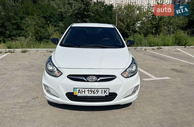 Седан Hyundai Accent 2013 в Киеве