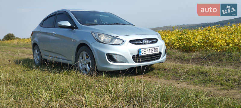 Седан Hyundai Accent 2011 в Черновцах фото 2 Седан Hyundai Accent 2011 в Черновцах