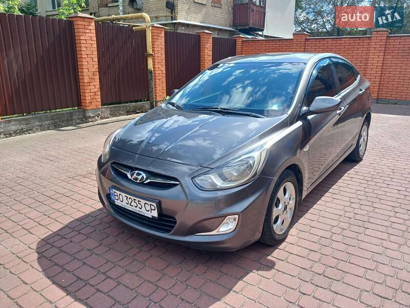 Hyundai Accent 2011 Hyundai Accent 2011
