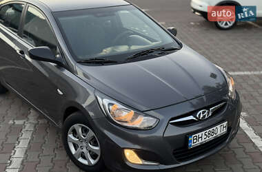 Седан Hyundai Accent 2013 в 