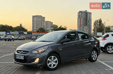 Седан Hyundai Accent 2013 в 