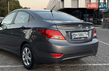 Седан Hyundai Accent 2013 в 