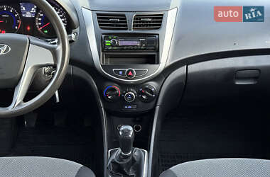 Седан Hyundai Accent 2013 в 