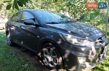 Седан Hyundai Accent 2011 в 