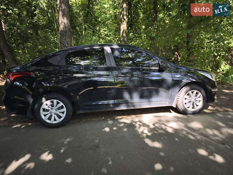 Седан Hyundai Accent 2017 в Киеве