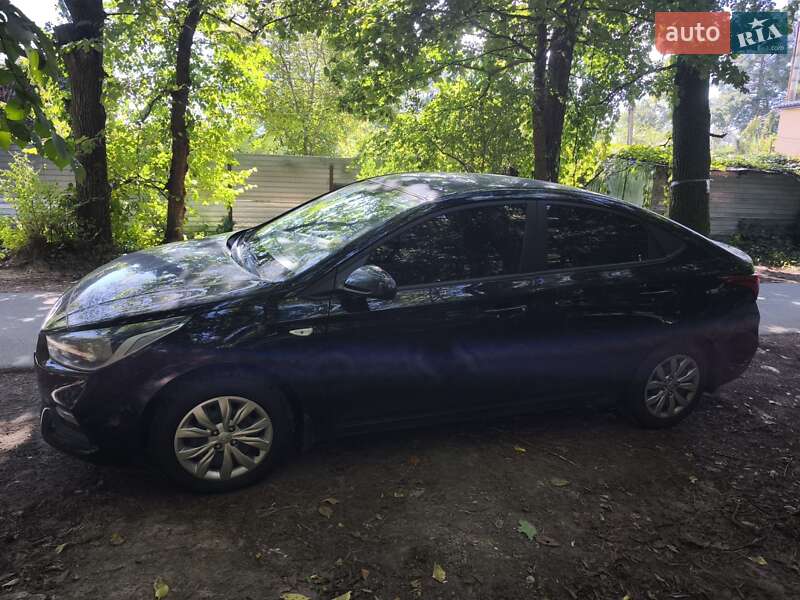 Седан Hyundai Accent 2017 в Киеве