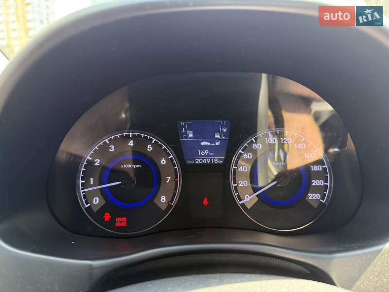 Хэтчбек Hyundai Accent 2013 в Киеве