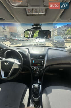 Седан Hyundai Accent 2012 в 