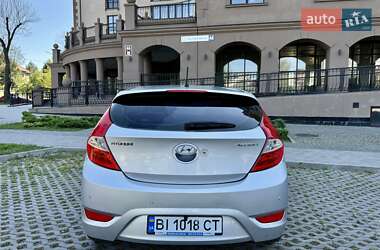 Хэтчбек Hyundai Accent 2012 в 