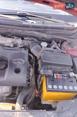 Хэтчбек Hyundai Accent 2008 в 