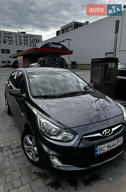 Седан Hyundai Accent 2012 в Львові