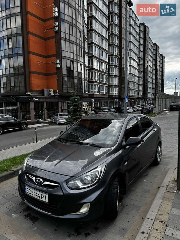 Седан Hyundai Accent 2012 в Львові фото 10 Седан Hyundai Accent 2012 в Львові