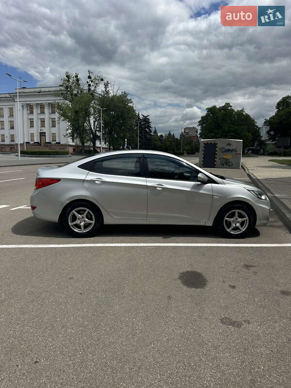 Седан Hyundai Accent 2011 в Краматорську фото 2 Седан Hyundai Accent 2011 в Краматорську