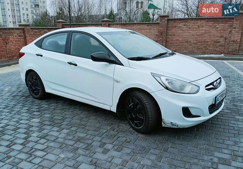 Седан Hyundai Accent 2013 в Луцьку