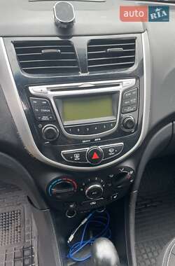 Седан Hyundai Accent 2013 в 