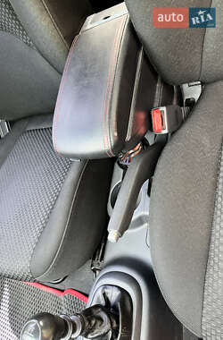 Хэтчбек Hyundai Accent 2008 в 