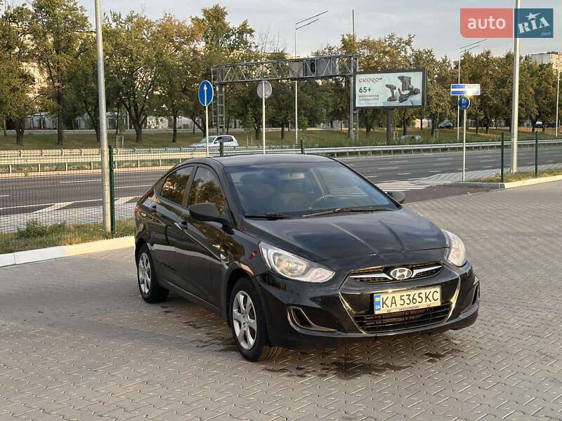 Hyundai Accent 2011