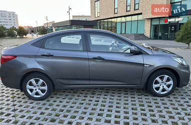 Седан Hyundai Accent 2012 в 