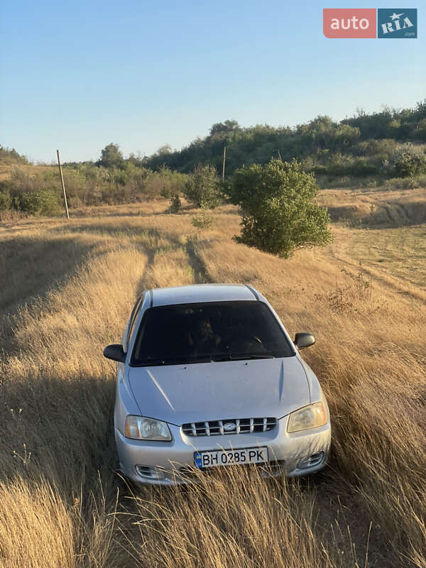 Hyundai Accent 2000