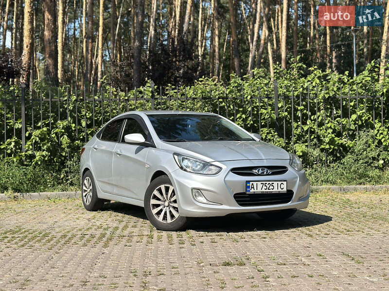 Hyundai Accent 2012