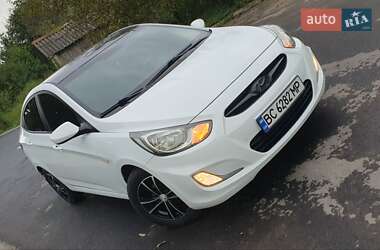 Седан Hyundai Accent 2012 в Стебнику