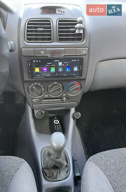 Седан Hyundai Accent 2000 в 