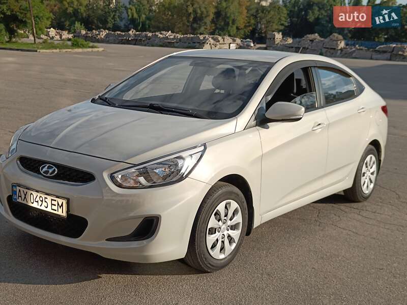 Седан Hyundai Accent 2015 в Харькове фото 2 Седан Hyundai Accent 2015 в Харькове