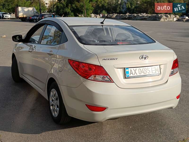 Седан Hyundai Accent 2015 в Харькове фото 5 Седан Hyundai Accent 2015 в Харькове