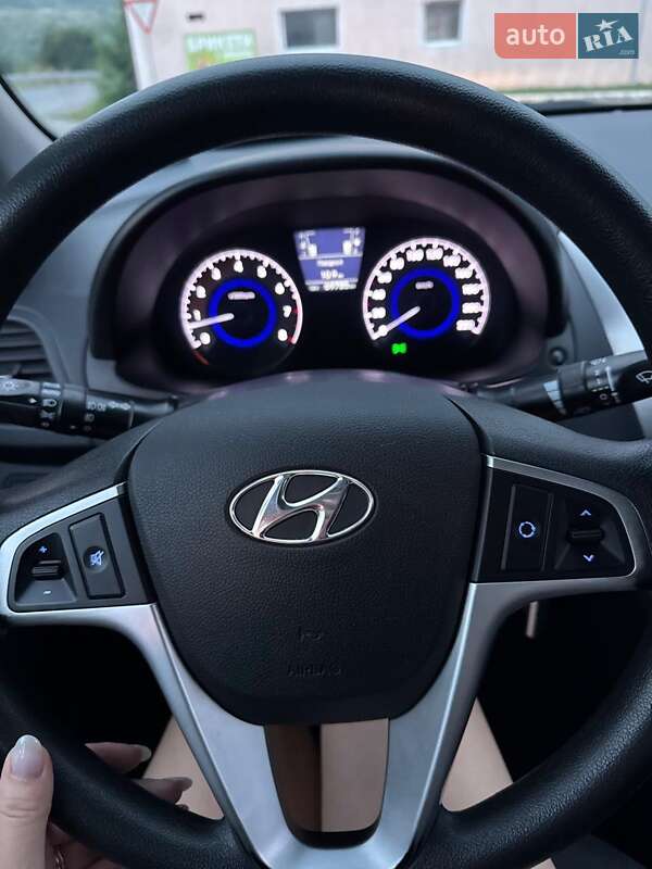 Седан Hyundai Accent 2013 в Ужгороде