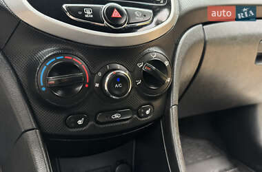 Седан Hyundai Accent 2012 в 