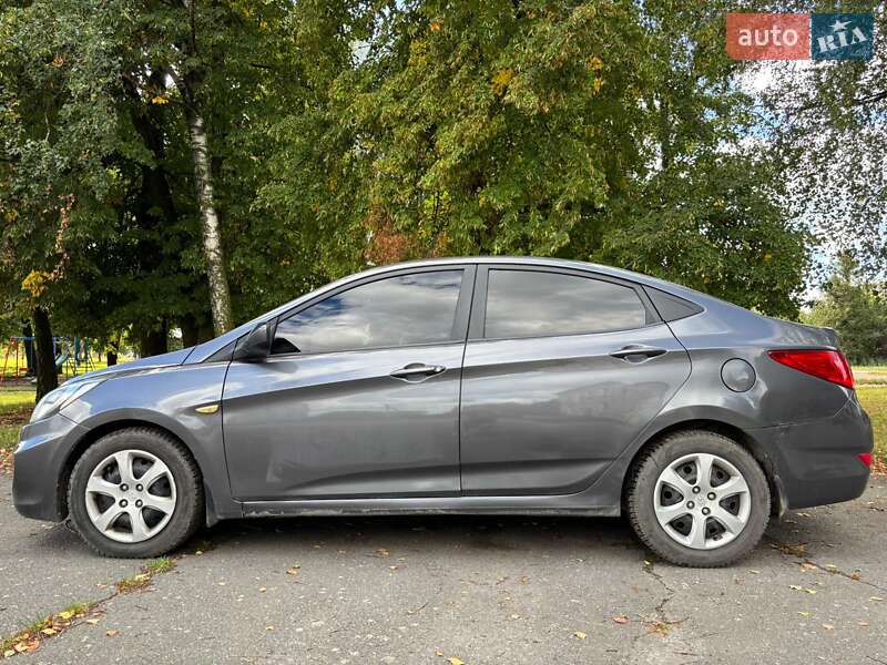 Hyundai Accent 2011