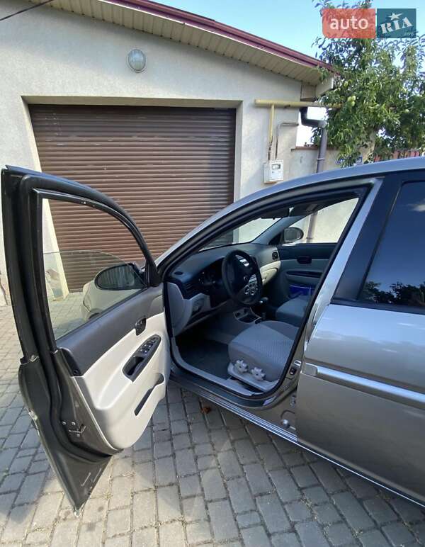 Седан Hyundai Accent 2010 в Одессе